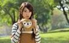 把奶从乳罩里掏出来